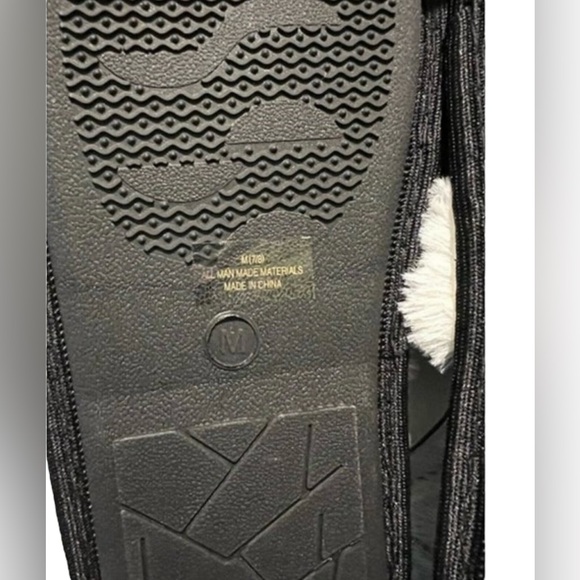 Size 7/8……Floral 3D Embroidered Soft & Warm Slippers. New…..Ellen Tracy - Picture 7 of 8